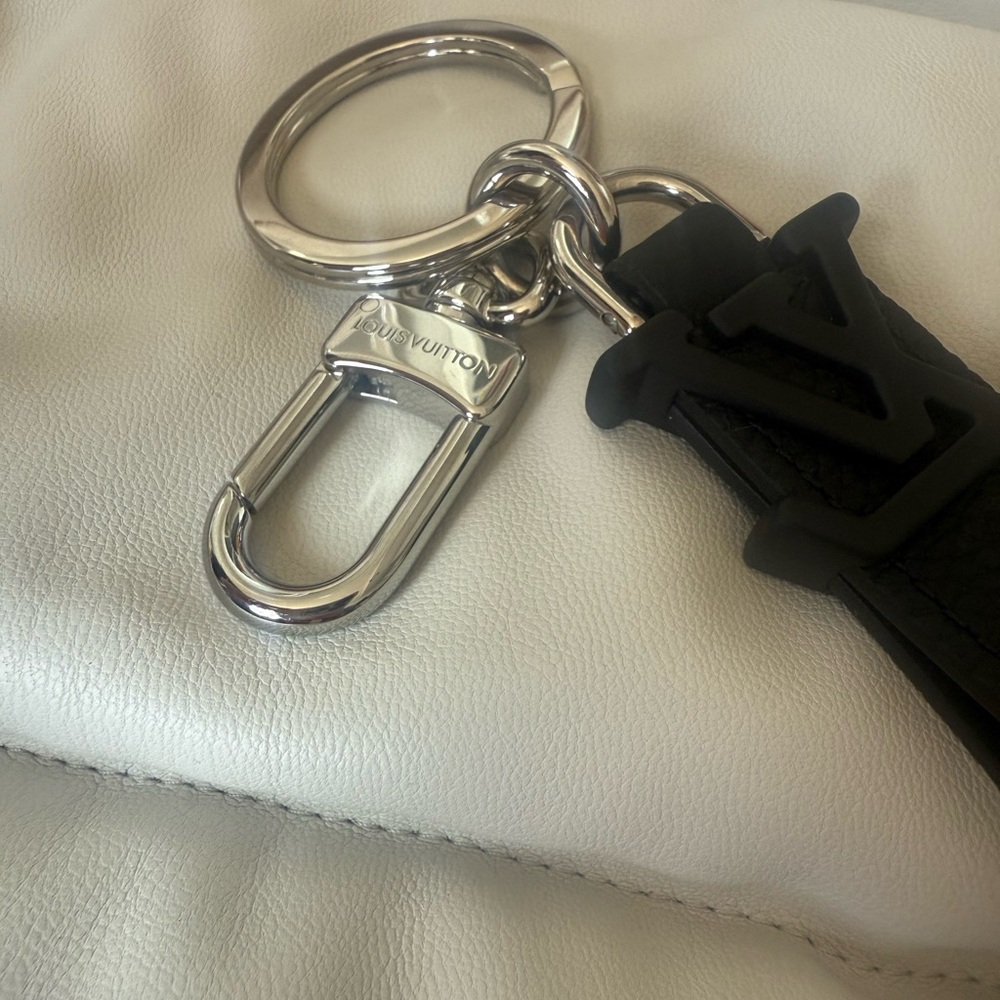 LV Aerogram Key Holder and Bag Charm NEW - Picture 4 of 14